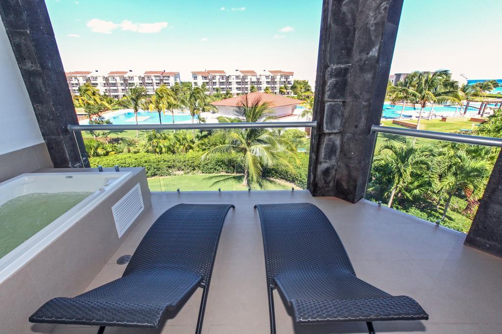 Luxury 3 Bedroom - Beachfront Complex At Mareazul - Buena Vida Casa de férias Playa del Carmen